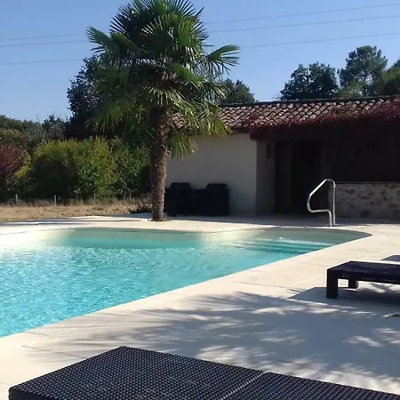 Le Petit Abre A Prunier *