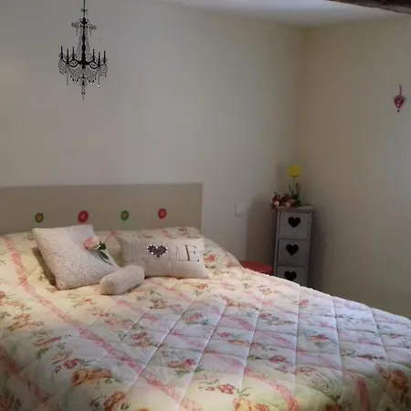 Le Petit Abre A Prunier