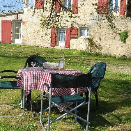 Le Petit Abre A Prunier *